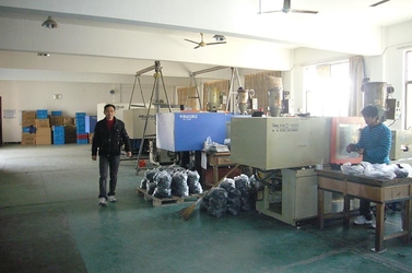 Ningbo Baoda Developing Co.,Ltd. línea de producción de fábrica